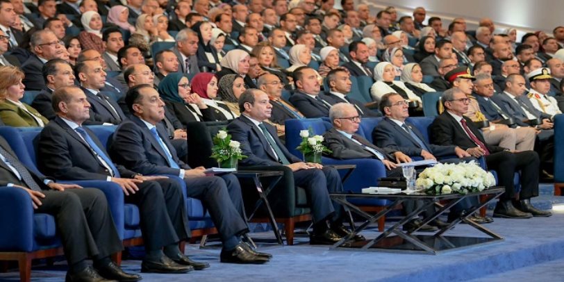 السيسي يستعرض تحديات الطاقة وخطط الاستثمار وسداد مستحقات الشركاء